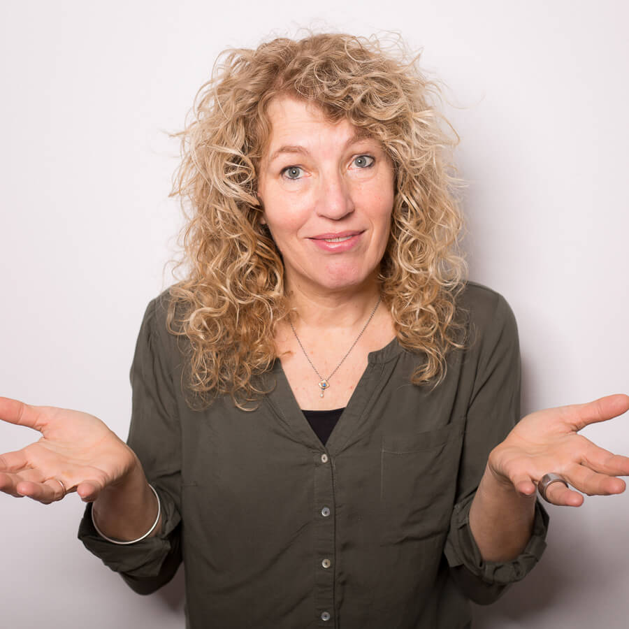 Assoziativer Dialog nach Petra Endres - Ihr zu Hause, wie fühlt es sich an? Assoziativer Dialog nach Petra Endres - Ihr zu Hause, wie fühlt es sich an?